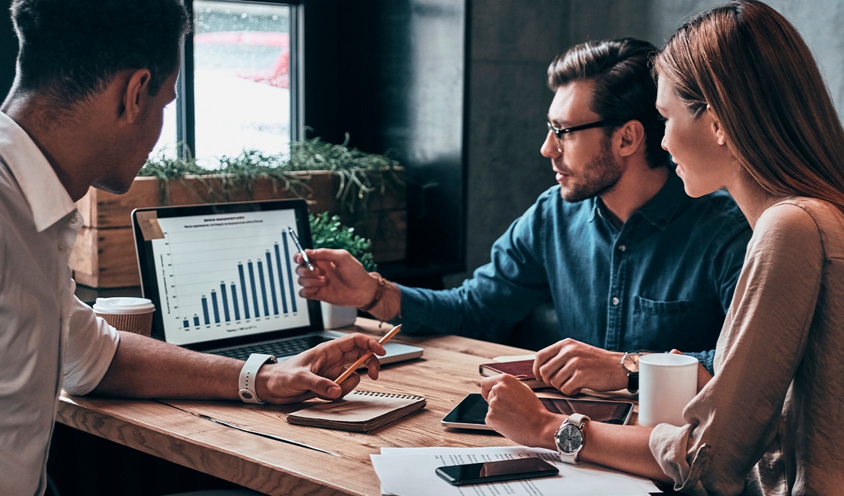 Realizamos suas rotinas administrativas e financeiras de maneira inovadora, segura e gerando resultados para sua empresa. <span class="botaosaibamais">Saiba mais</span>